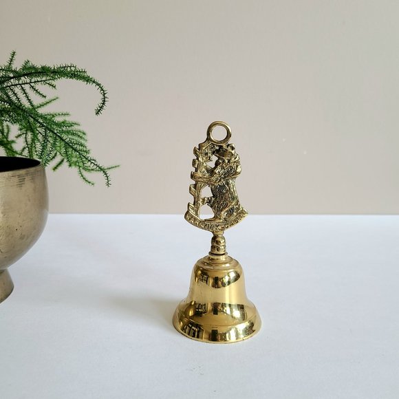 Warwick Castle brass dinner bell with bear. - Picture 2 of 7